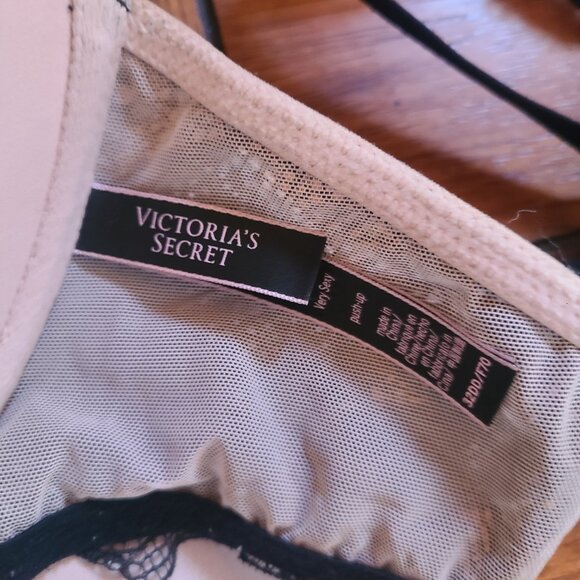 Victoria's Secret VERY SEXY Push Up Racerback Front Close Bra 32DD Black Nude - Picture 2 of 6